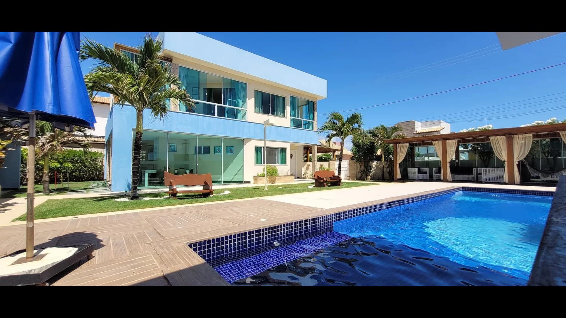 Linda casa 5 quartos 3 suites c/piscina beira mar