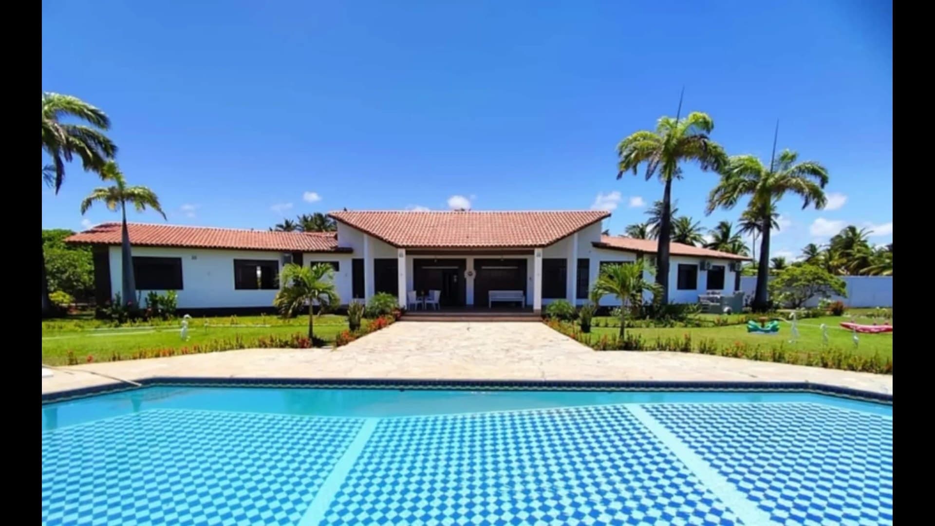 Casa 7/4 com piscina na praia 5 suítes