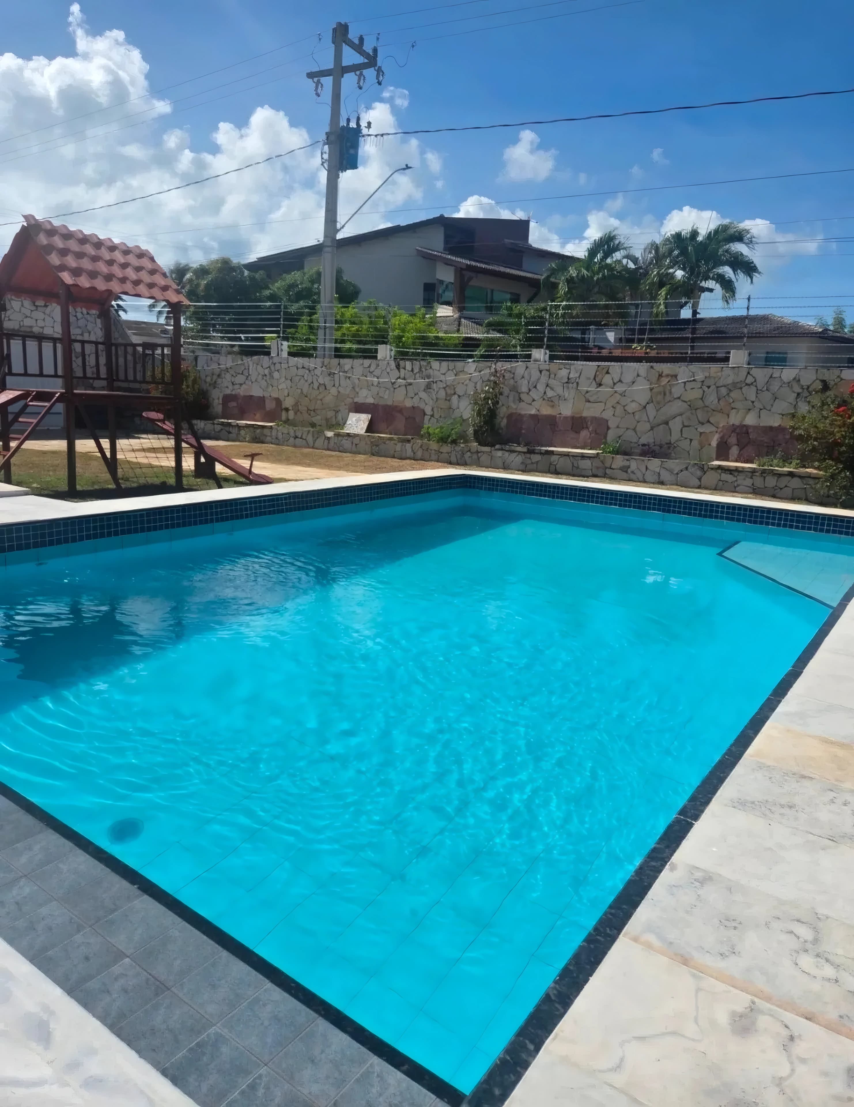 Casa 3 suítes com piscina e quadra