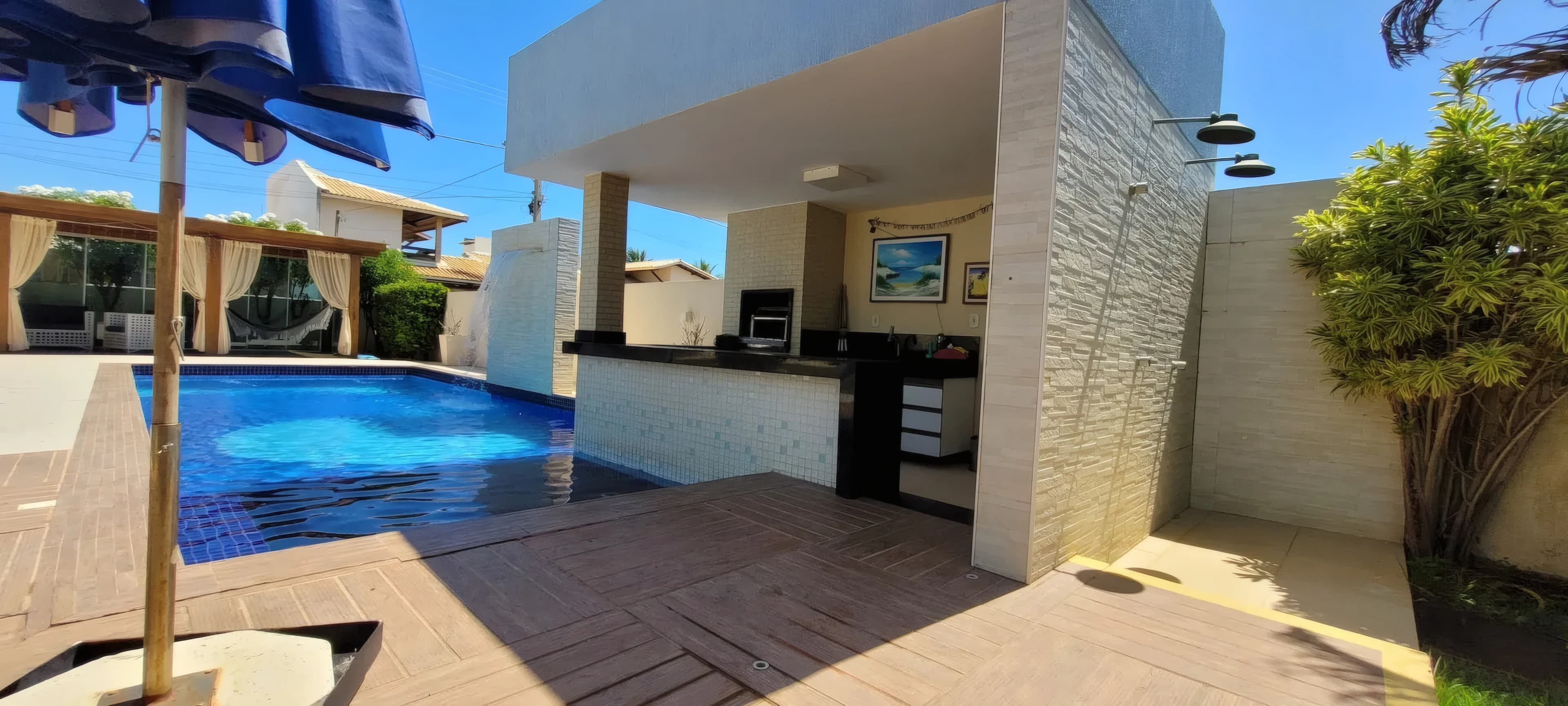 Linda casa 5 quartos 3 suites c/piscina beira mar
