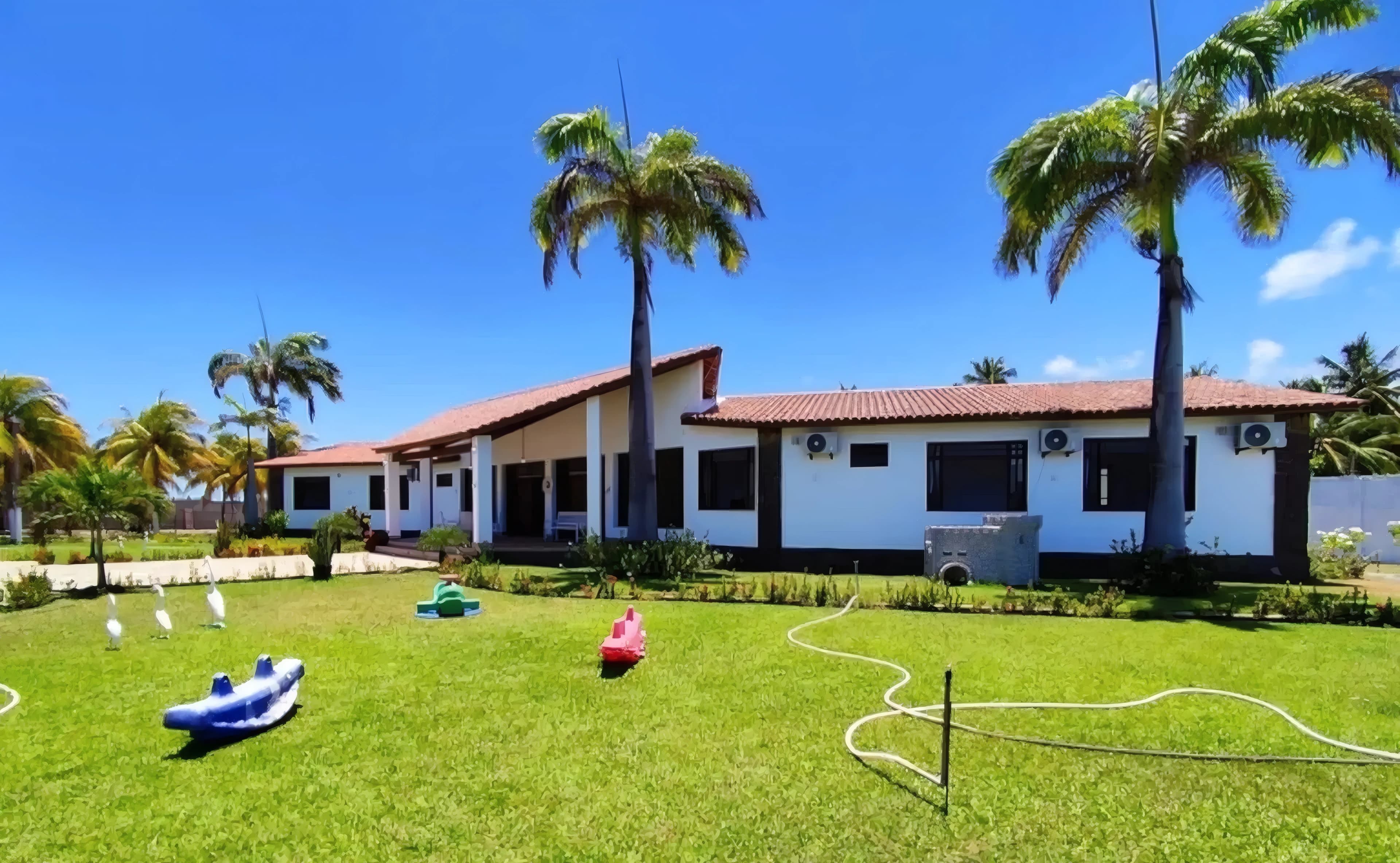 Casa 7/4 com piscina na praia 5 suítes
