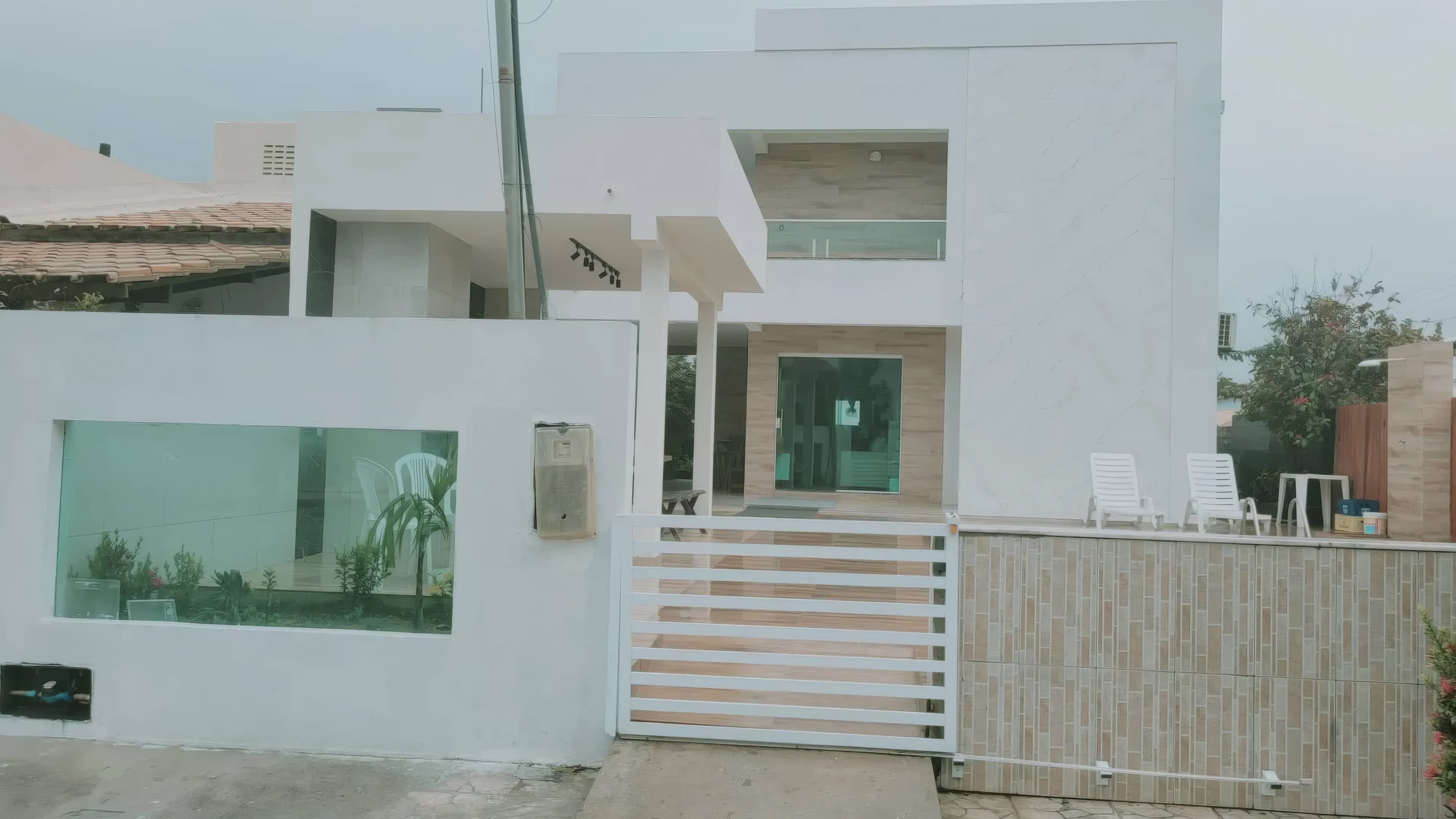 Casa 4/4 aconchegante cond. fechado frente mar!