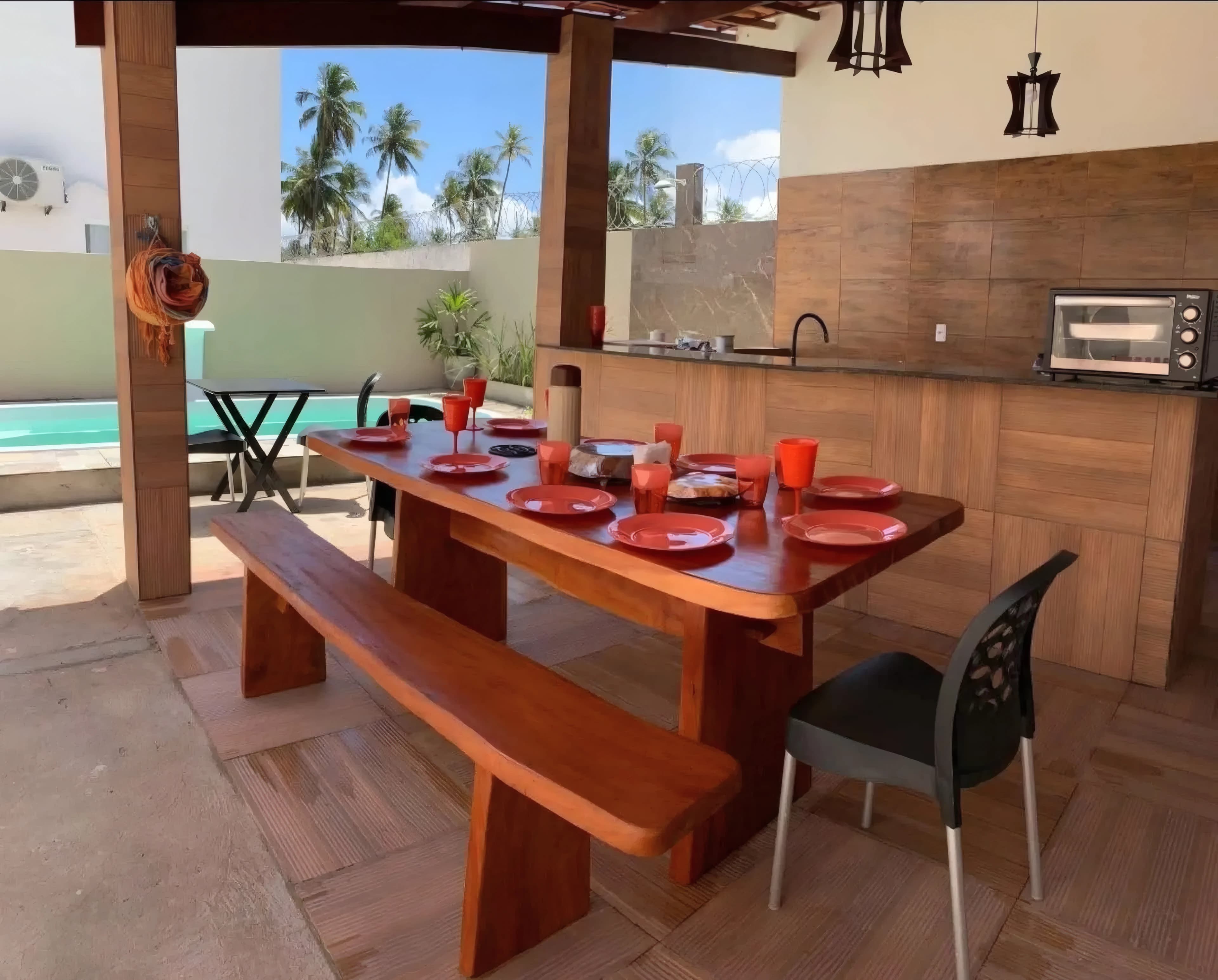 Casa 4/4 cond frente mar, piscina e área gourmet.